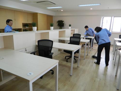 成都保潔服務(wù)之地板打蠟